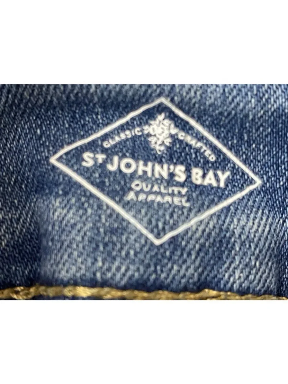 St Johns Bay Women Size 10 Bermuda Jean Shorts 32X12”Medium Wash Denim